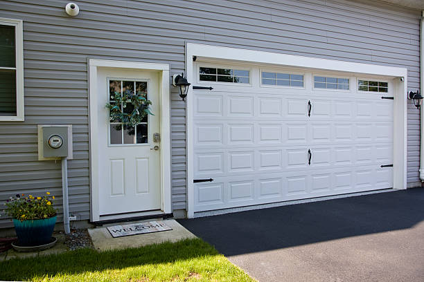 24/7 Emergency Garage Door Panel Replacement experts in Maineville, OH